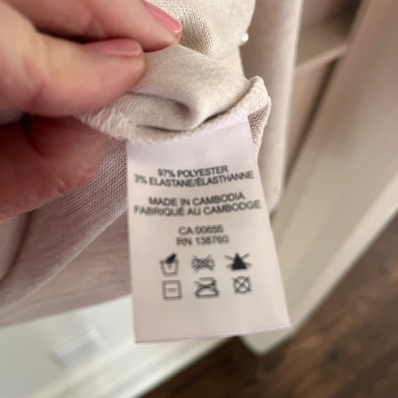 Soft Creamy Sweater with Pearls - Picture 5 of 8